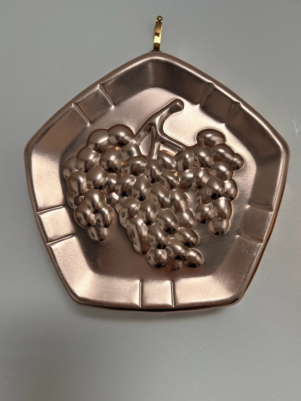 Vintage Copper Tone Grape Mold Wall Hanging Kitchen Decor